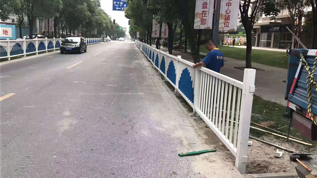 玻璃鋼公路護欄
